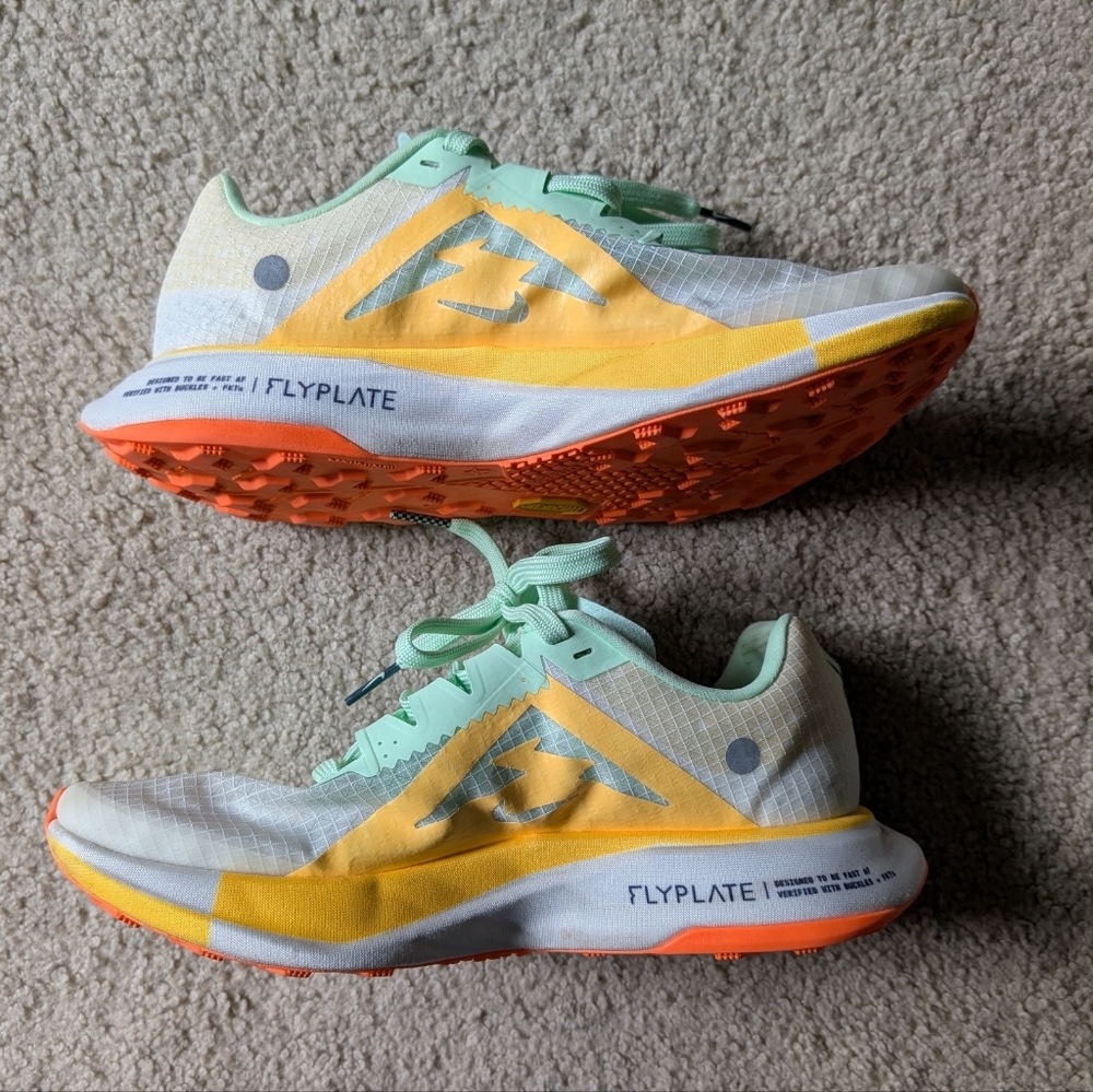 Nike ZoomX Ultrafly Trail Summit White Vapor Green Size 7.5 Women's - Picture 2 of 12